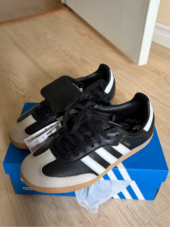 adidas Shoes - Adidas Samba LT